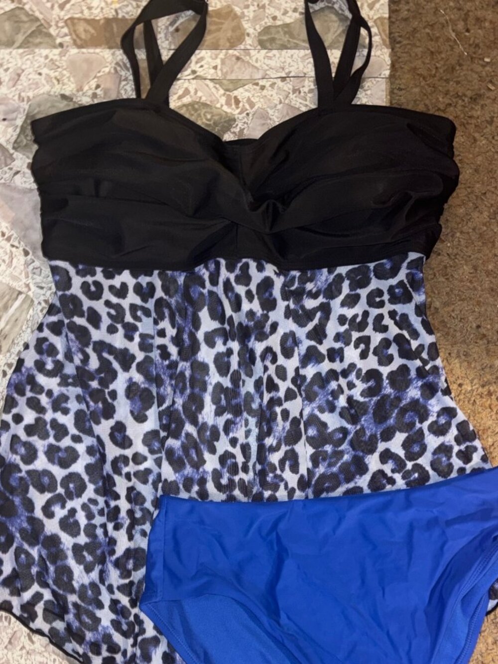 2 PIECE SUIT - Picture 1 of 3